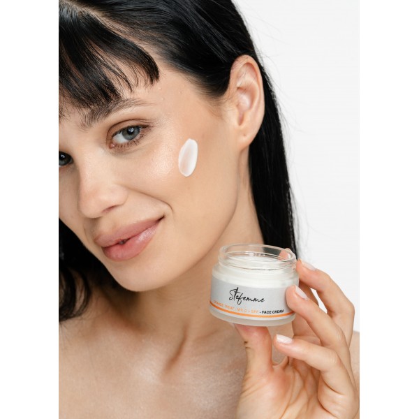 Orange Treat - Cremă de față cu Vitamina C și SPF 15